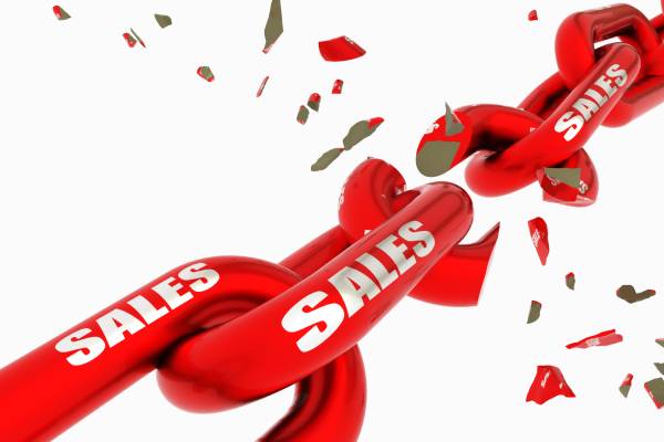 sales discount prices broken red chain isolated for background - 3d rendering